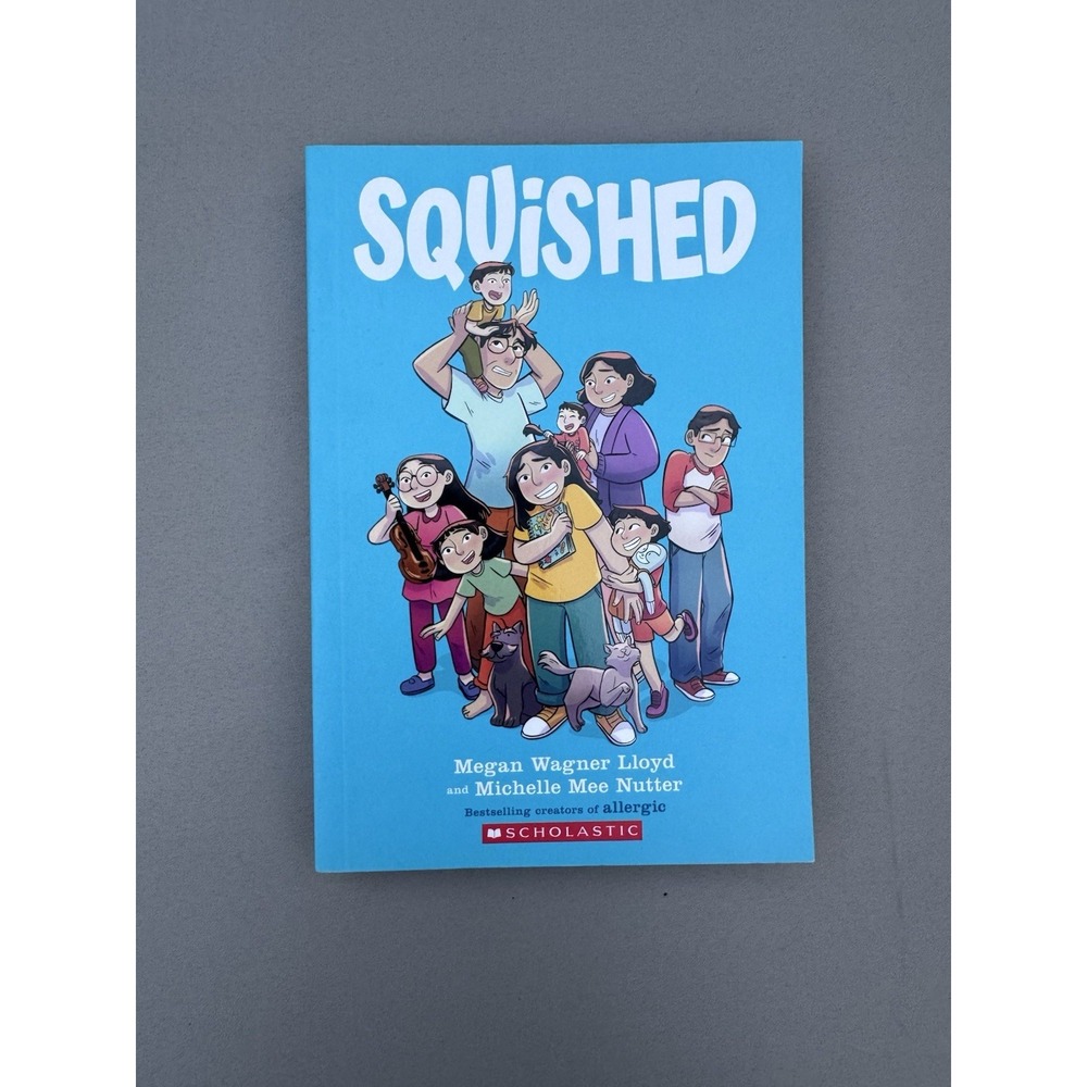 Squished: a Graphic Novel by Megan Wagner Lloyd (2023, Trade Paperback)